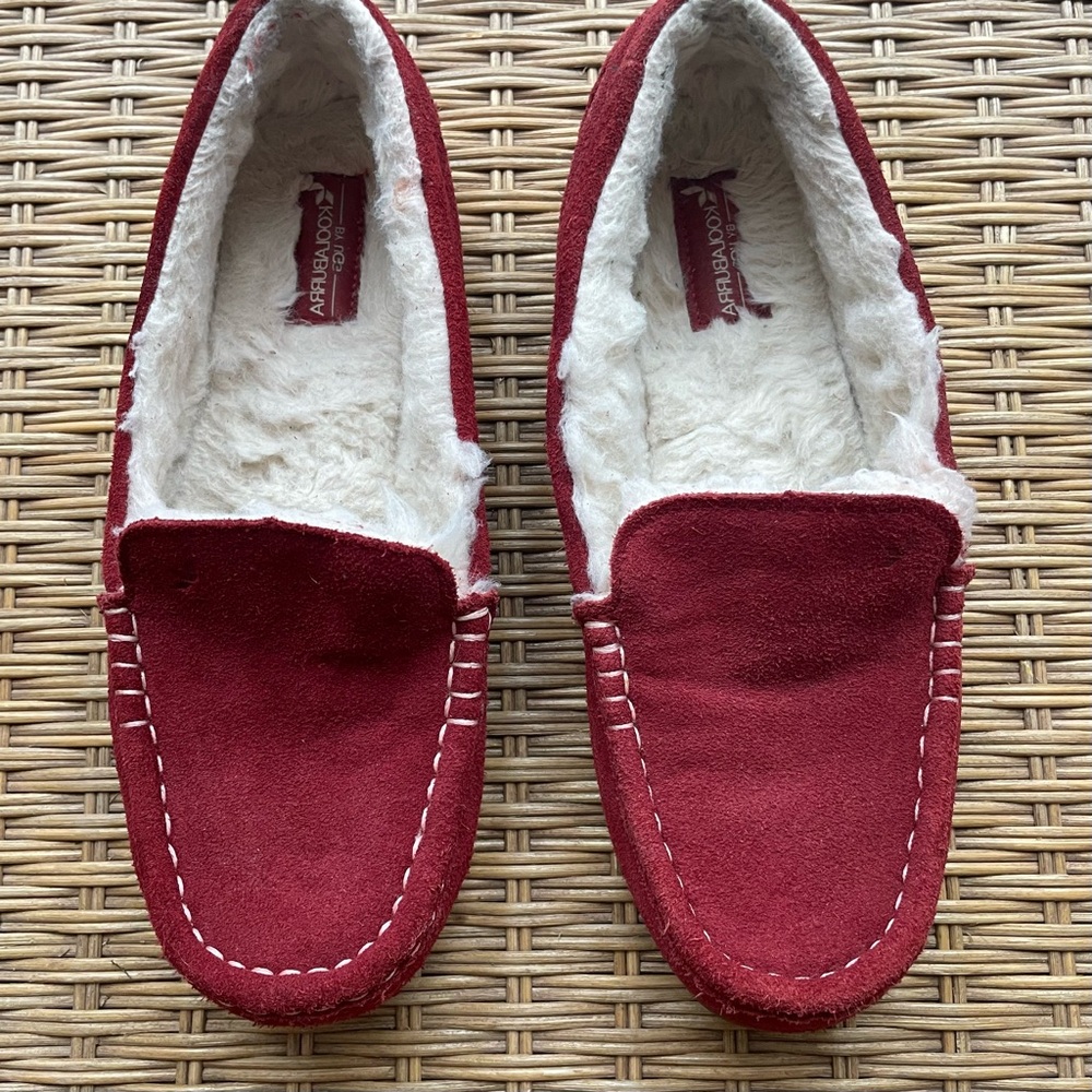 Koolaburra by UGG Maroon Suede Lexly Moccasin Slippers Wm’s 9 Hard Rubber Sole